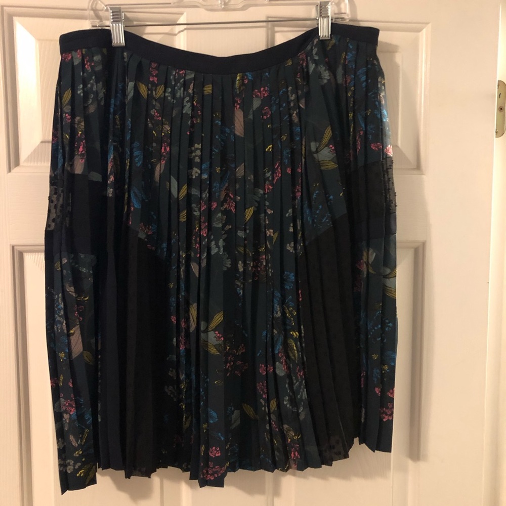 Banana Republic Skirt NWT